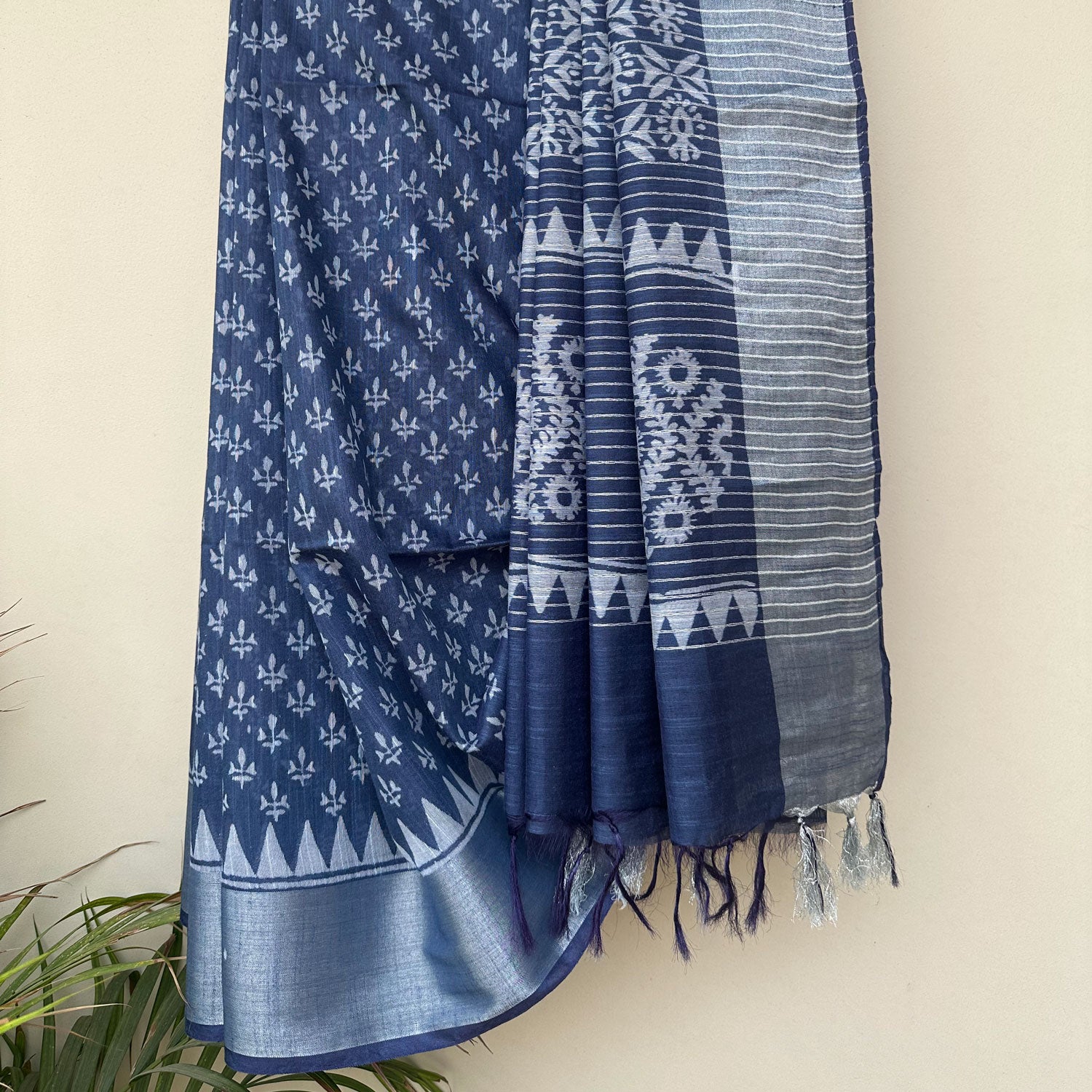 Pleats detail of wild jasmine sprig block print on indigo cotton silk – Bahaar
