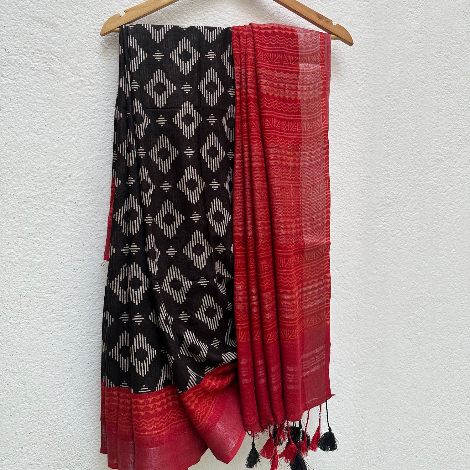 Black Diamond Cotton Linen Saree