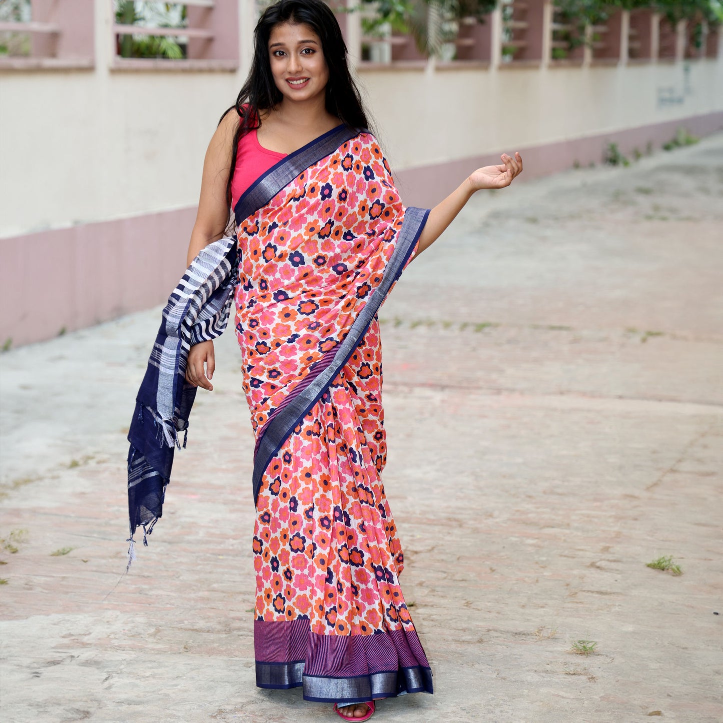 Daisies Love Printed Organic Linen Saree