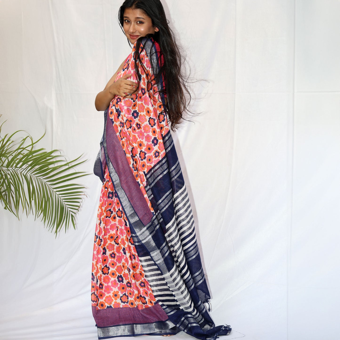 Daisies Love Printed Organic Linen Saree