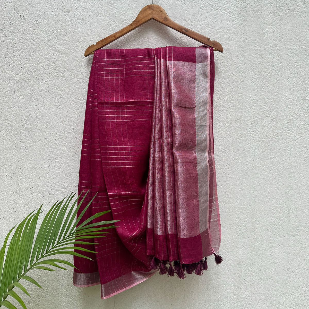 Frida in her Bloom Check Pure Linen Saree with Embroidered Blouse Piece