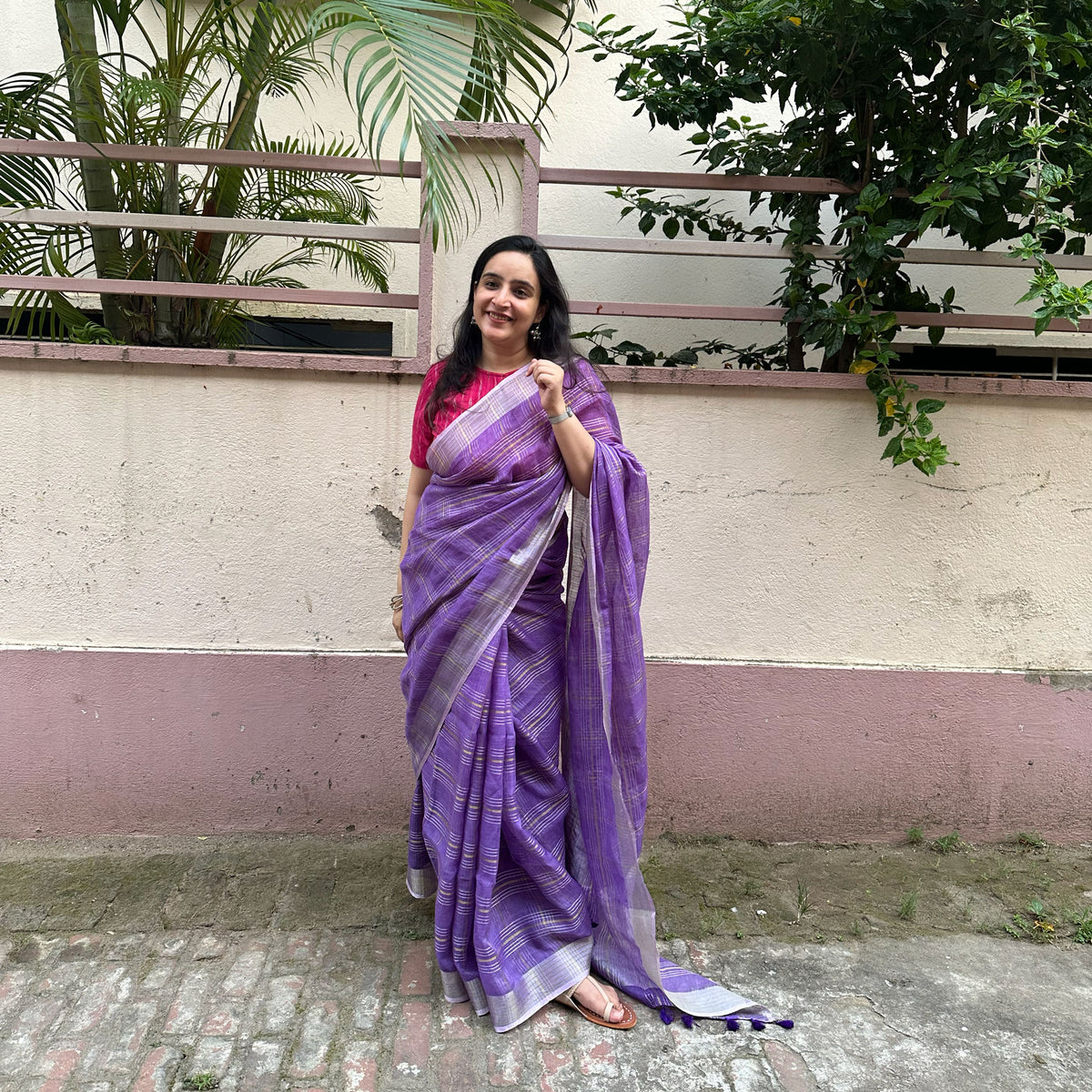 Frida in her Royal Check Pure Linen Saree with Embroidered Blouse Piece