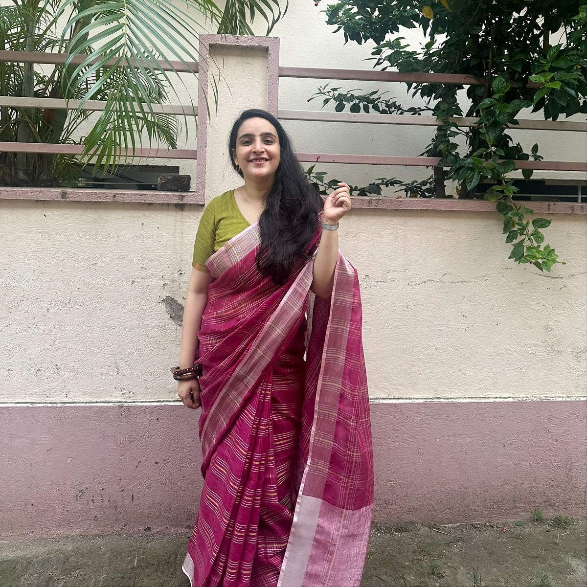 Frida in her Bloom Check Pure Linen Saree with Embroidered Blouse Piece