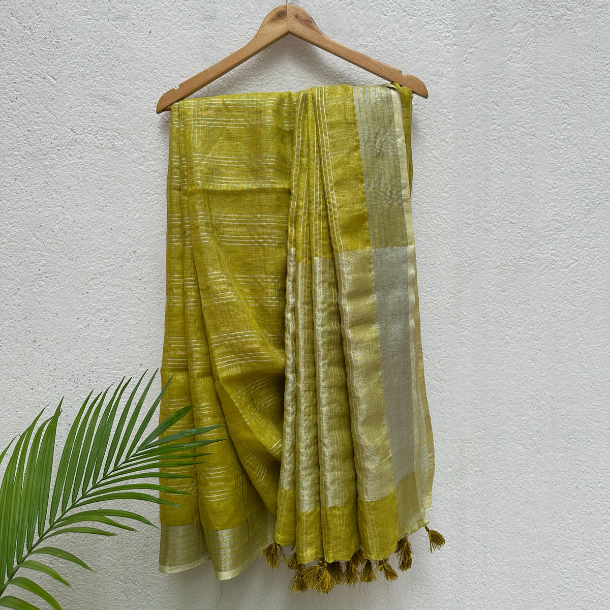 Nazaakat Check Pure Linen Saree with Flamingo Embroidered Blouse Piece