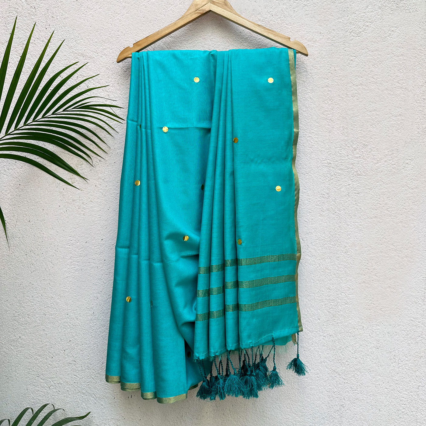 Pratyak Taara Cotton Silk Sequins Saree