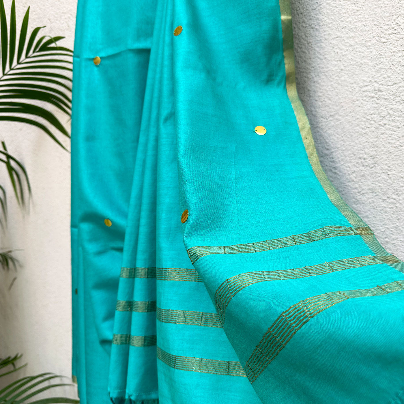 Pratyak Taara Cotton Silk Sequins Saree