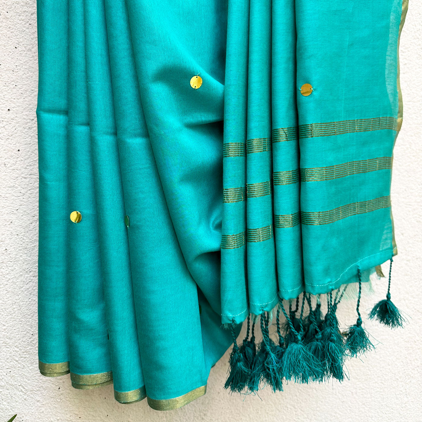 Pratyak Taara Cotton Silk Sequins Saree