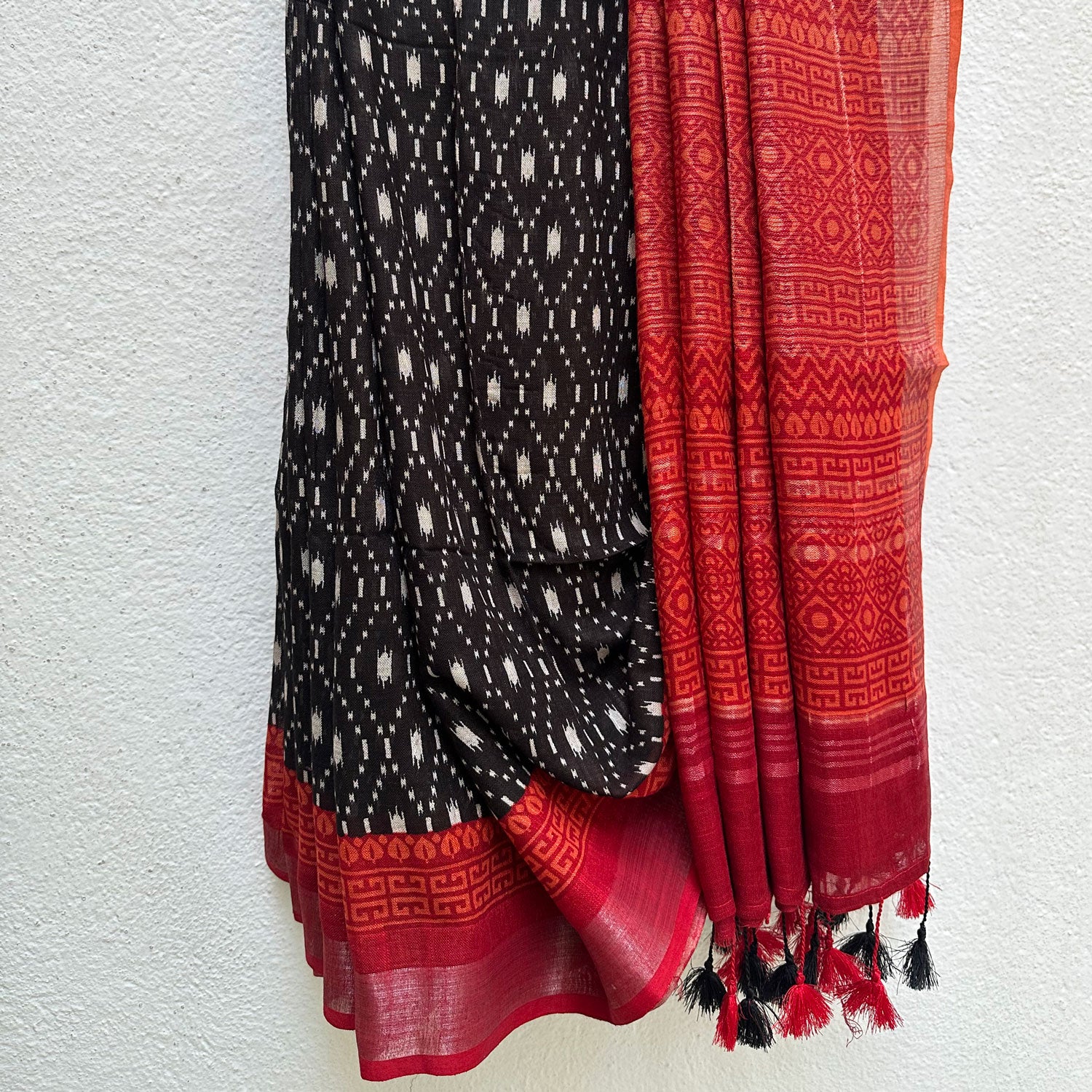 Black Argyle Cotton Linen Saree