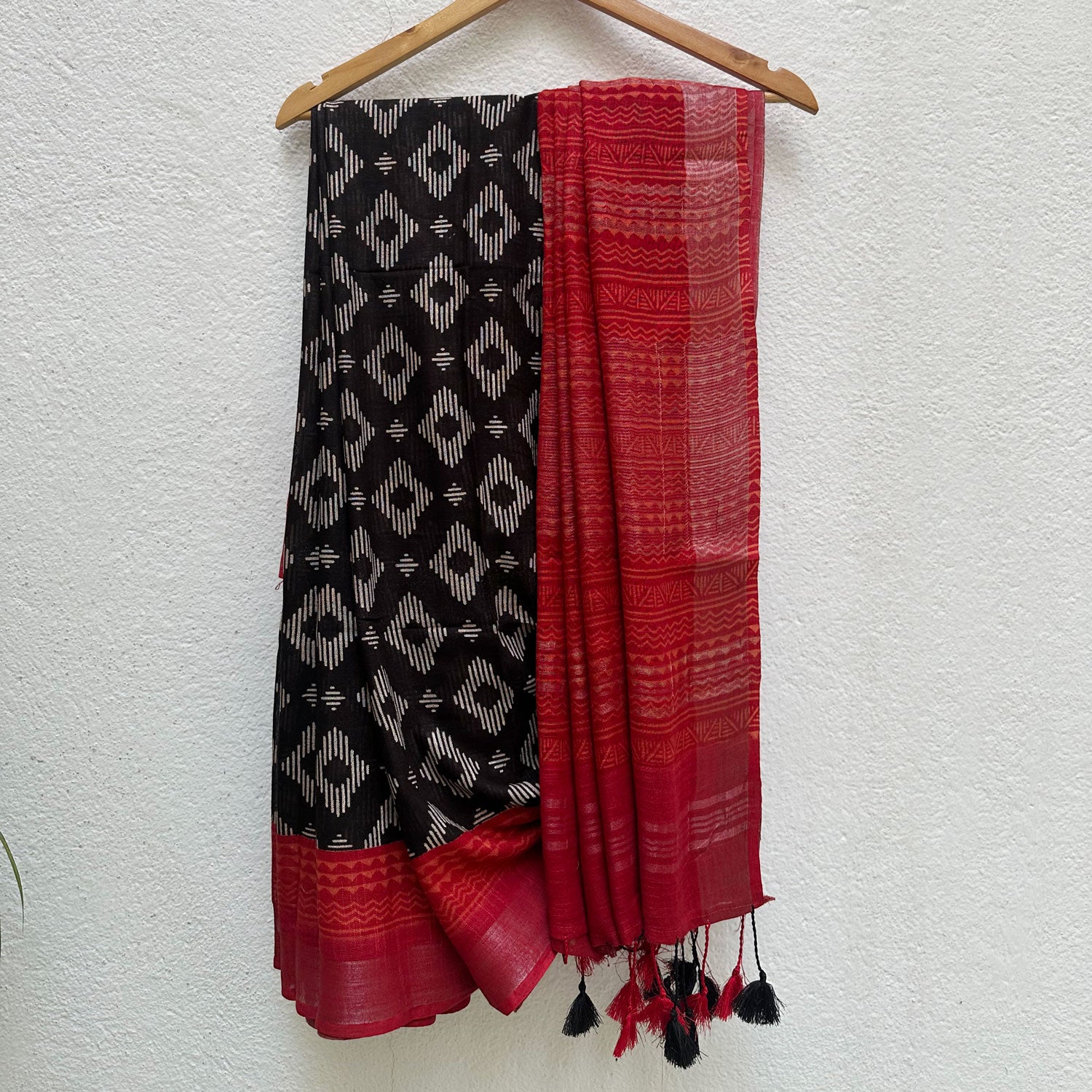 Black Diamond Cotton Linen Saree