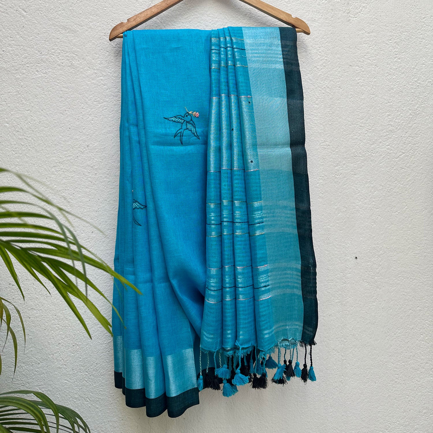 Chickadee Embroidered Linen Saree