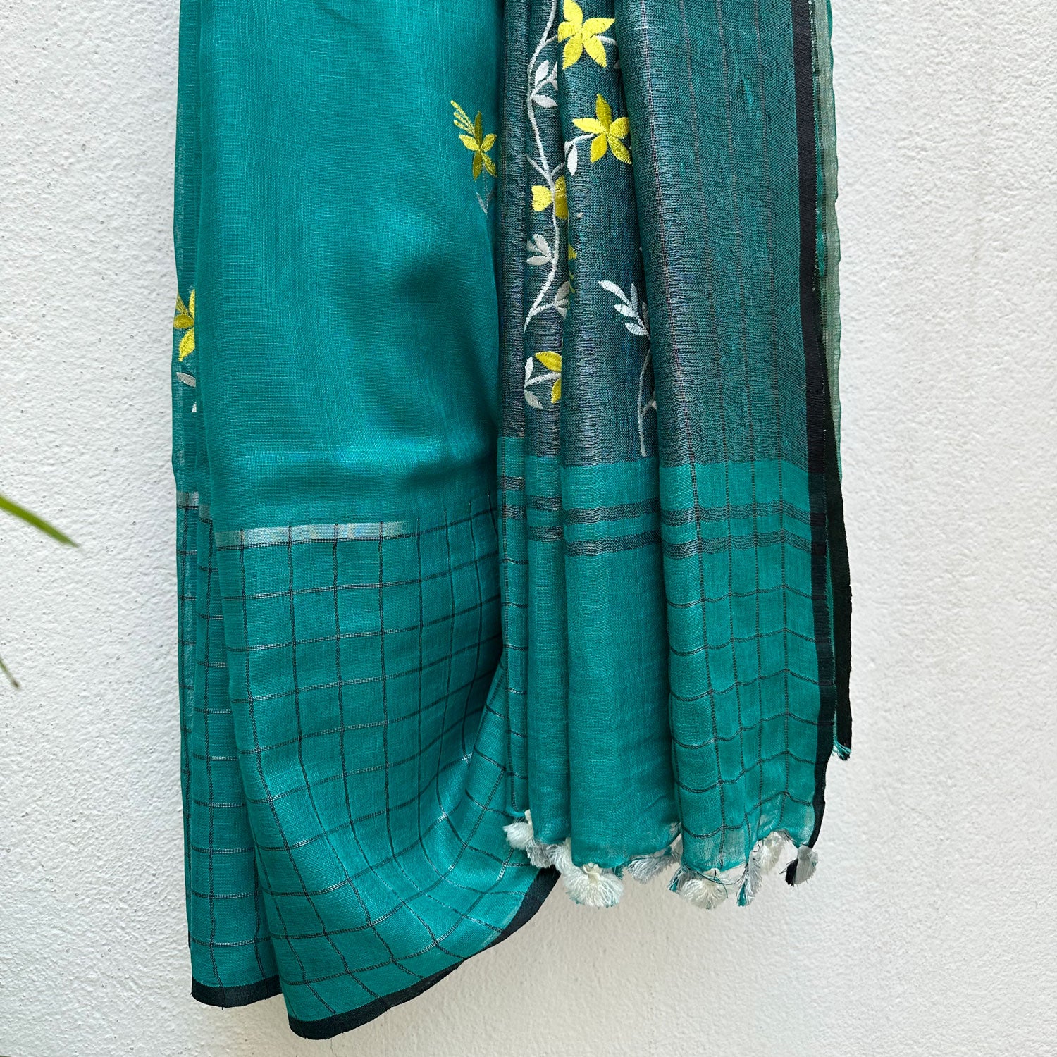 Chive Flowers Embroidered Linen Saree
