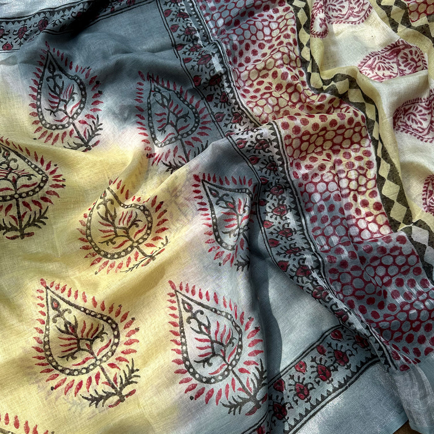 Dandellion Handblock Printed Pure Linen Saree