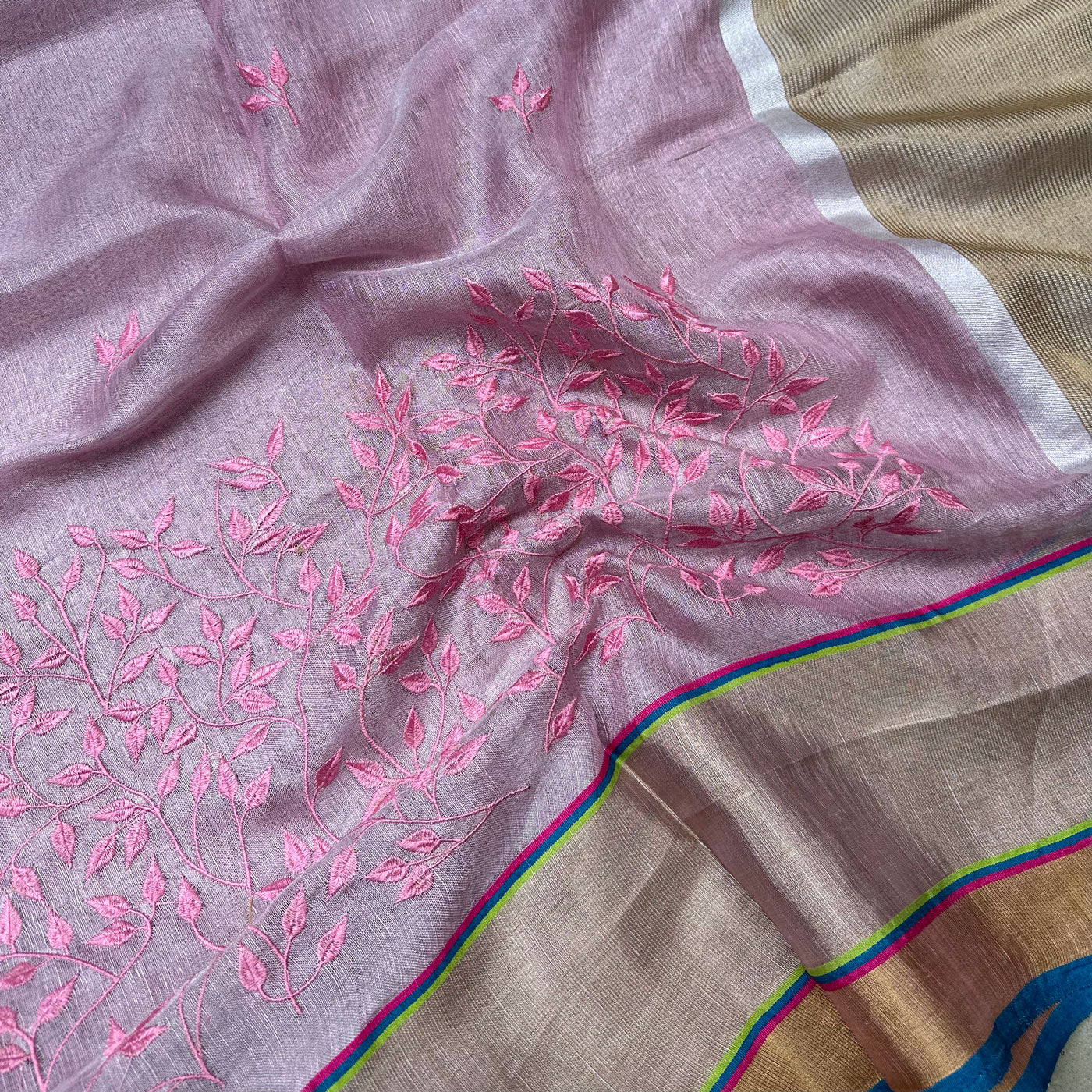 Dankamani  Embroidered Zari Linen Saree
