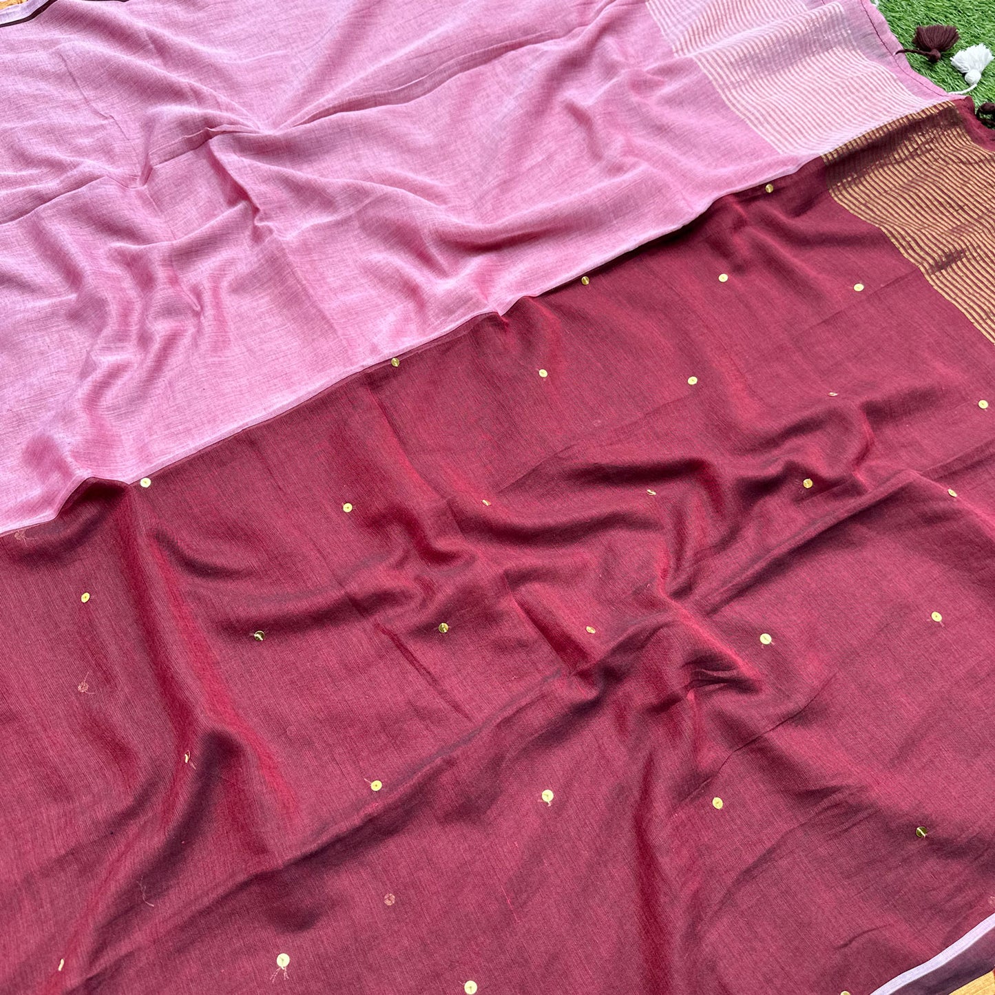 Gulaabi Shaam Embroidered Mul Saree