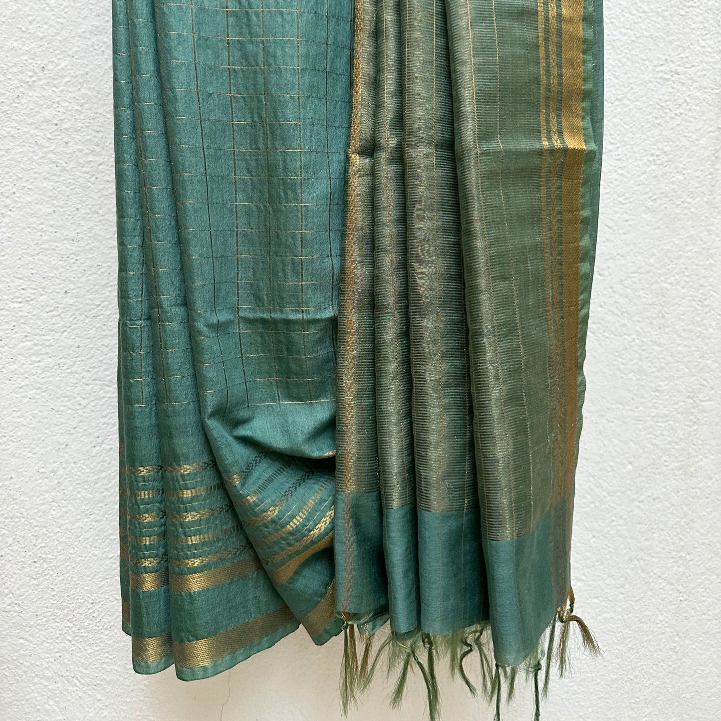 Hara Rang Daala Cotton Silk Saree with Printed Blouse