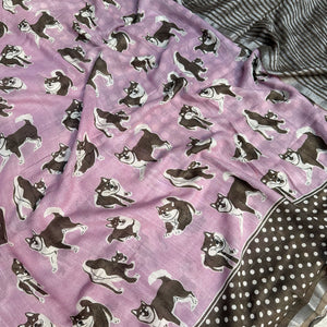 Much Wow lavender cotton Shiba Inu dog print saree closeup with charcoal print, polka dot border and dark charcoal zari pallu, Zoomies Collection