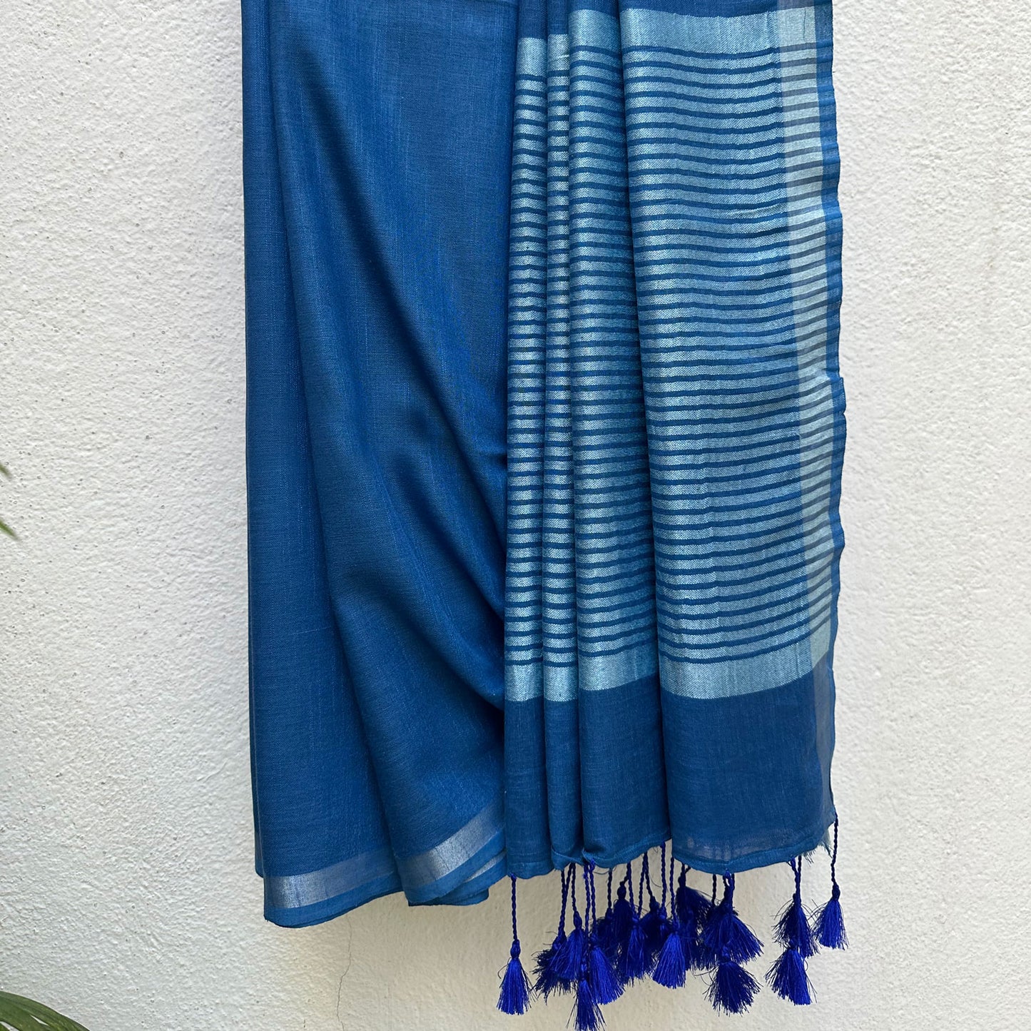 Neeli Ankhein Cotton Saree with Printed Blouse