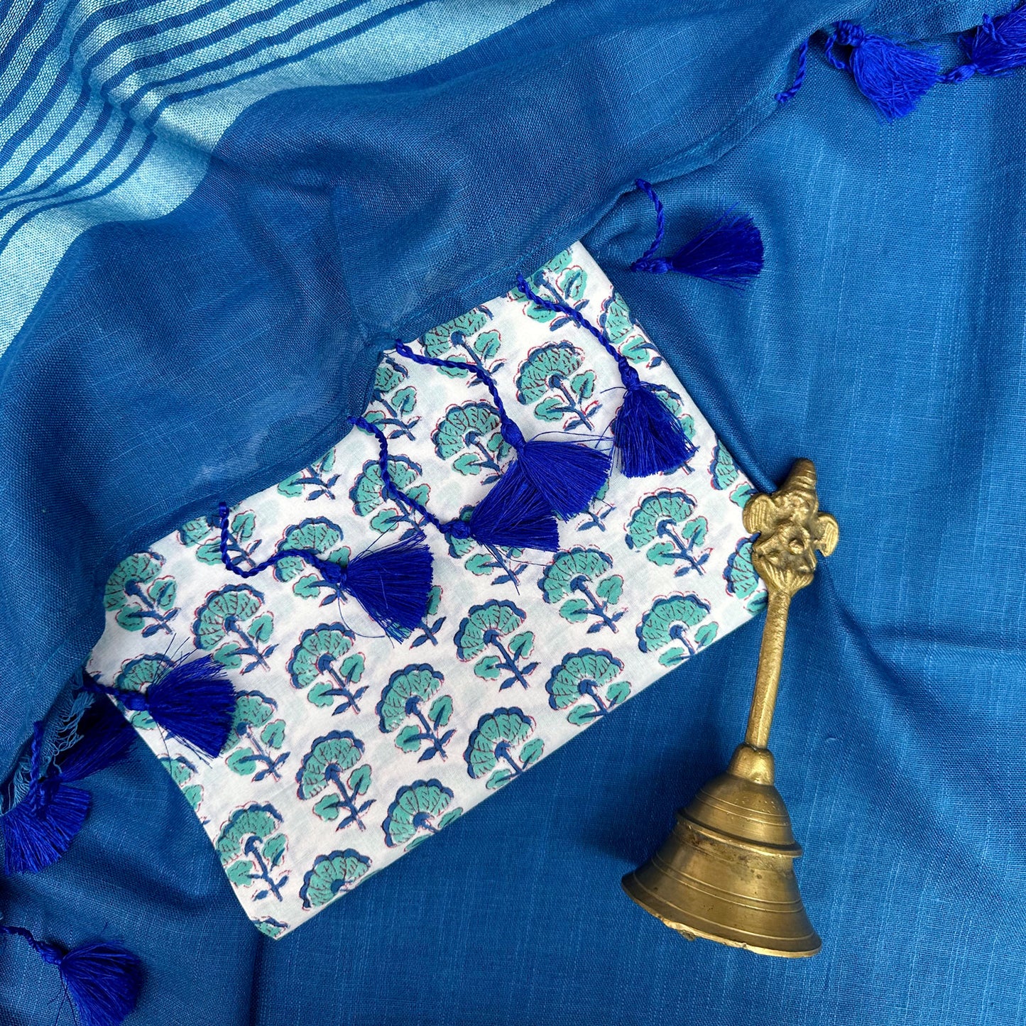 Neele Neele Ambar Cotton Saree with Printed Blouse