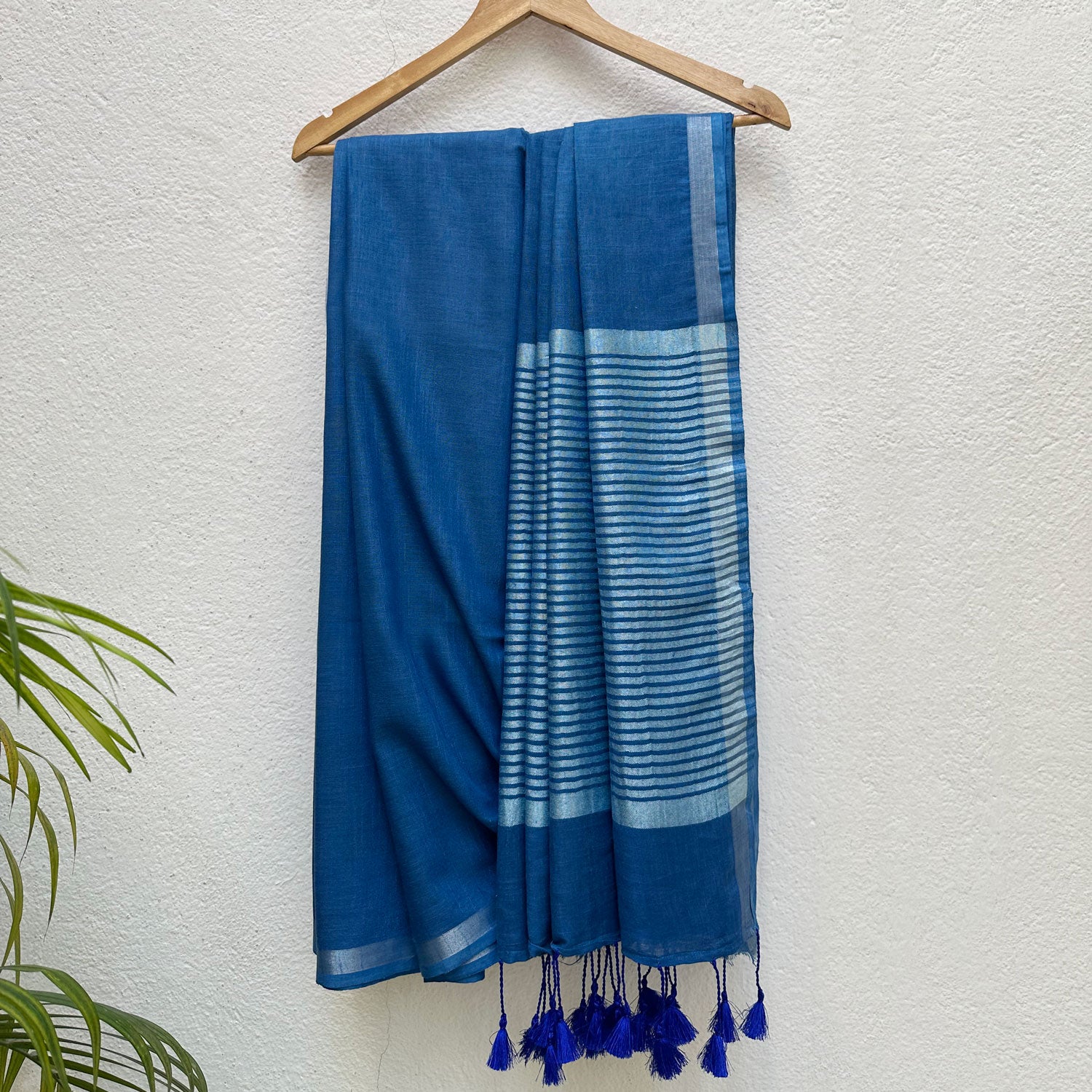 Neele Neele Ambar Cotton Saree with Printed Blouse