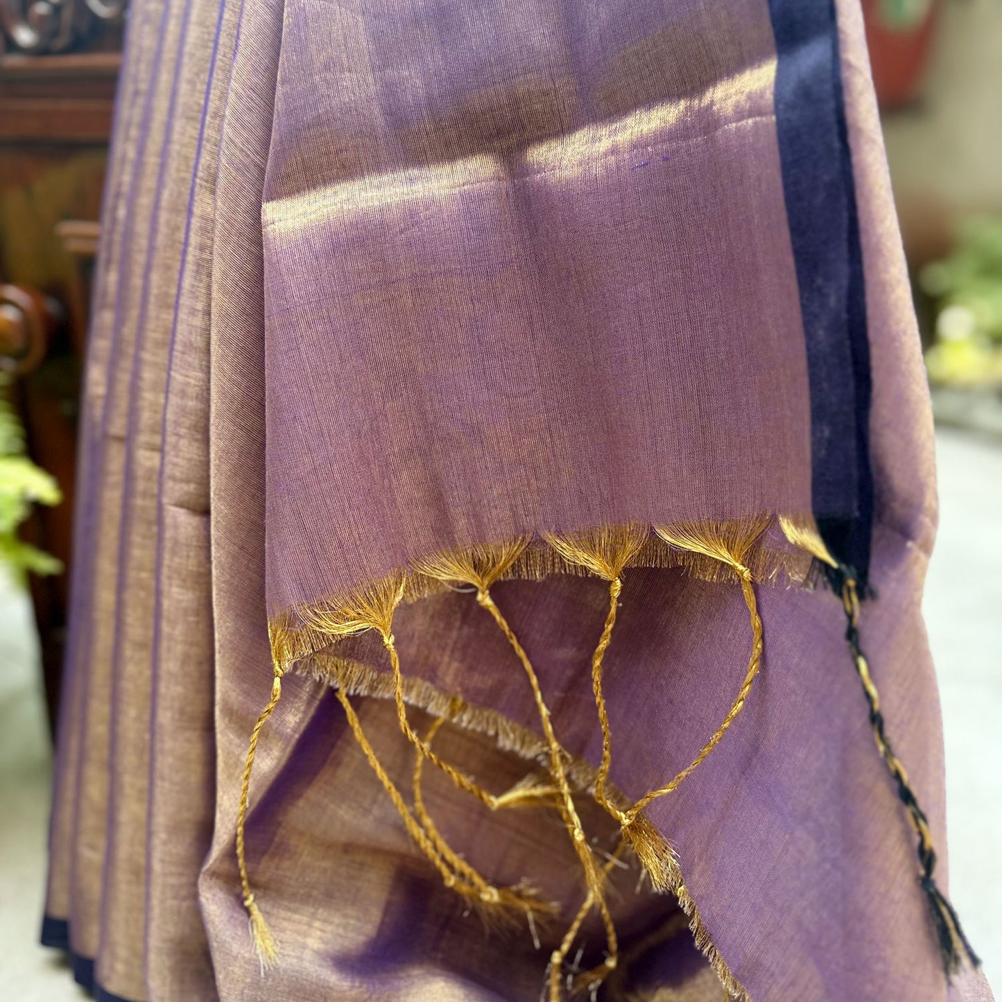 Raag Purvi Mul Tissue Saree