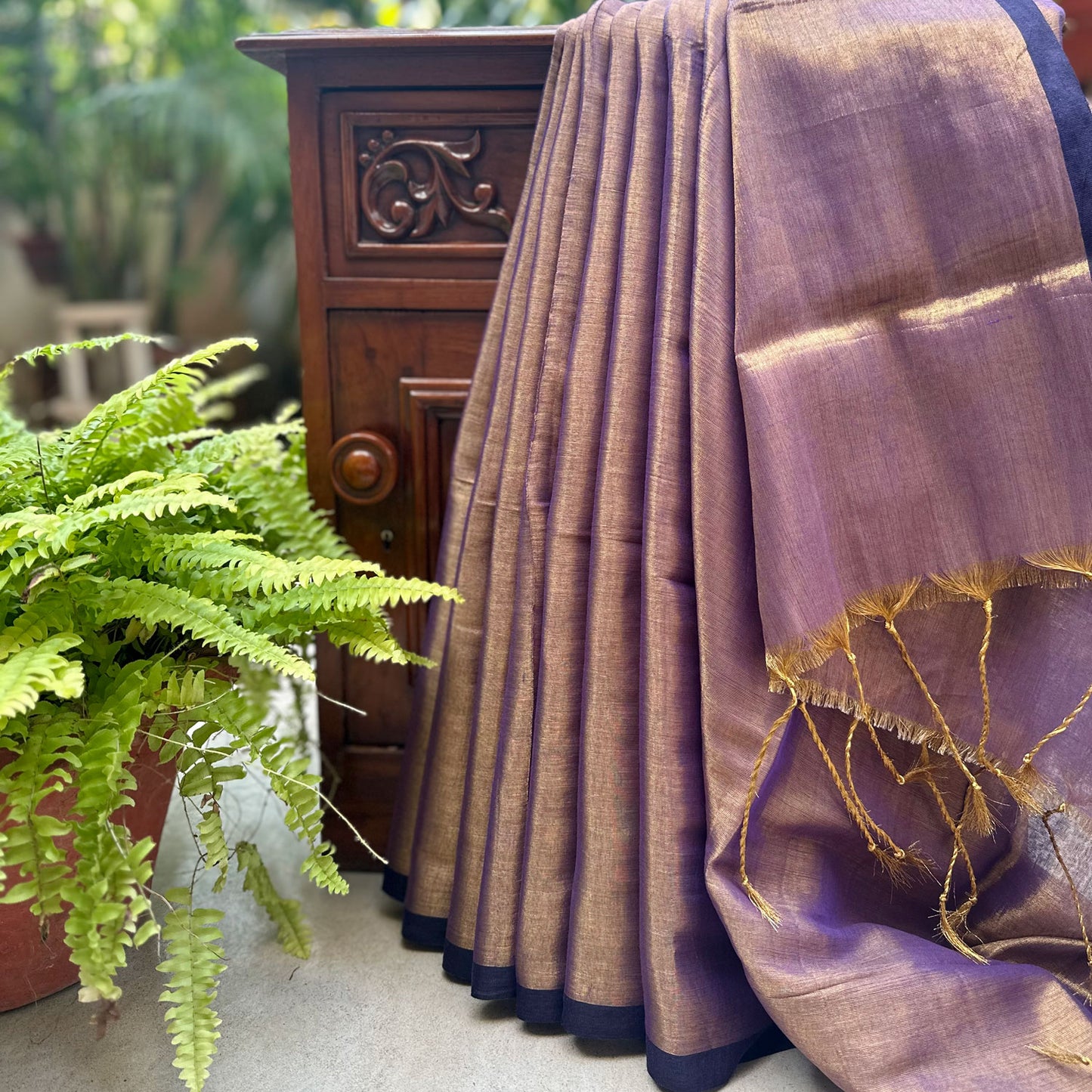 Raag Purvi Mul Tissue Saree