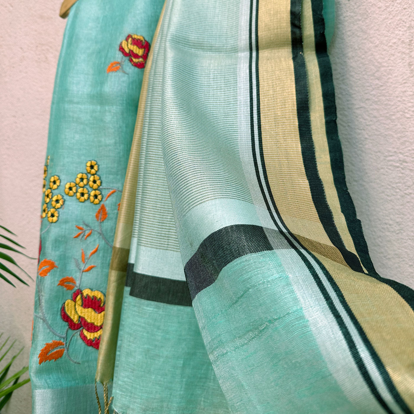 Raag Purvi Zari Linen Embroidered Saree