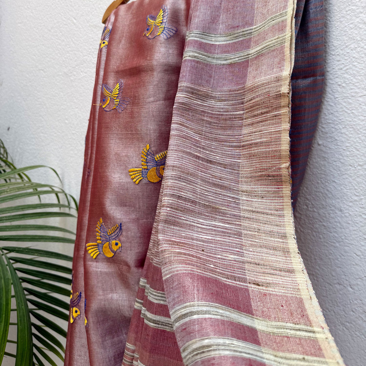 Rossette  Embroidered Zari Linen Saree