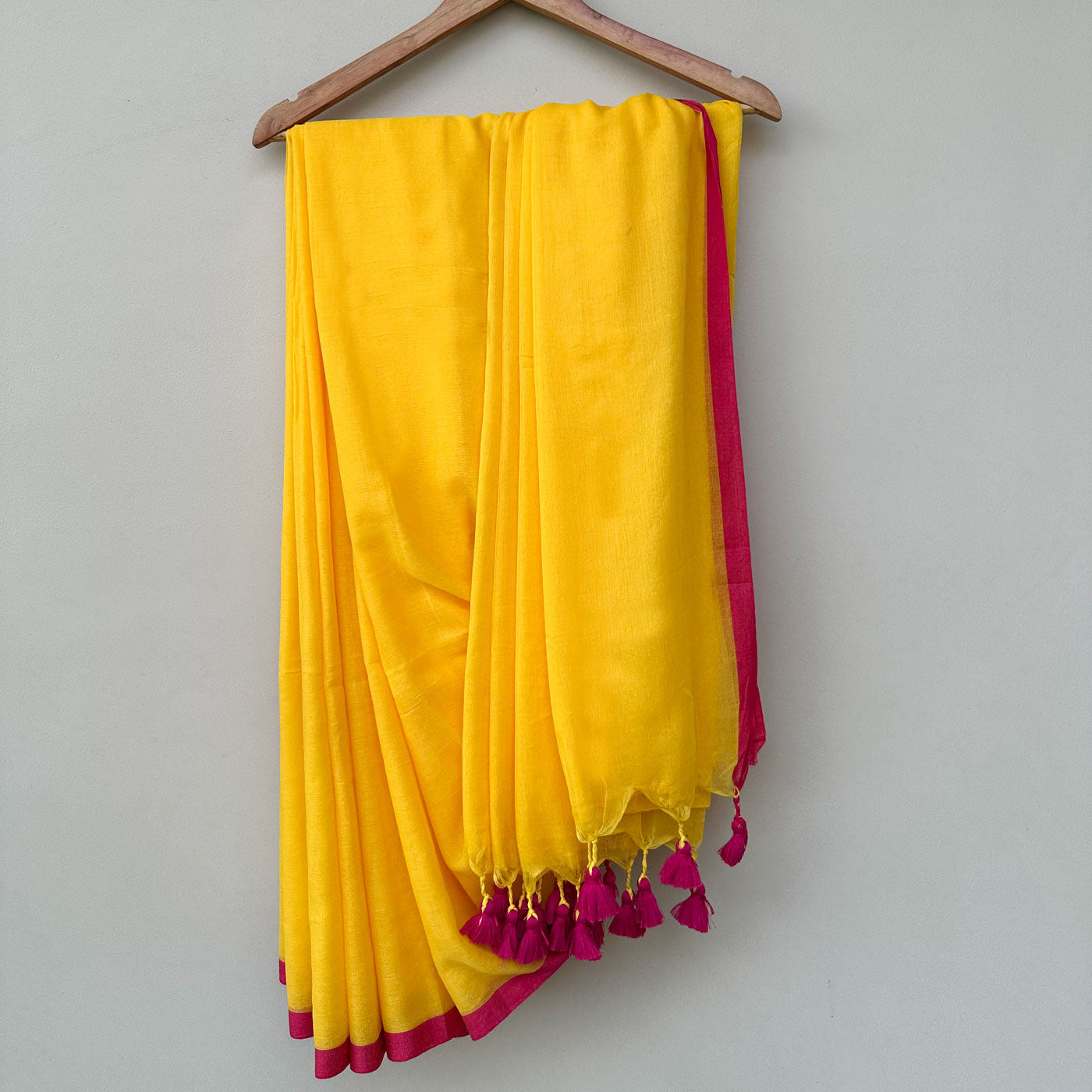 Swarna kamal Mul Saree with Printed Blouse