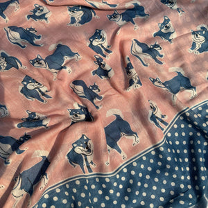 The Pawdcast blush pink cotton Shiba Inu dog print saree closeup with polka dot border and steel blue zari pallu, Zoomies Collection TTW