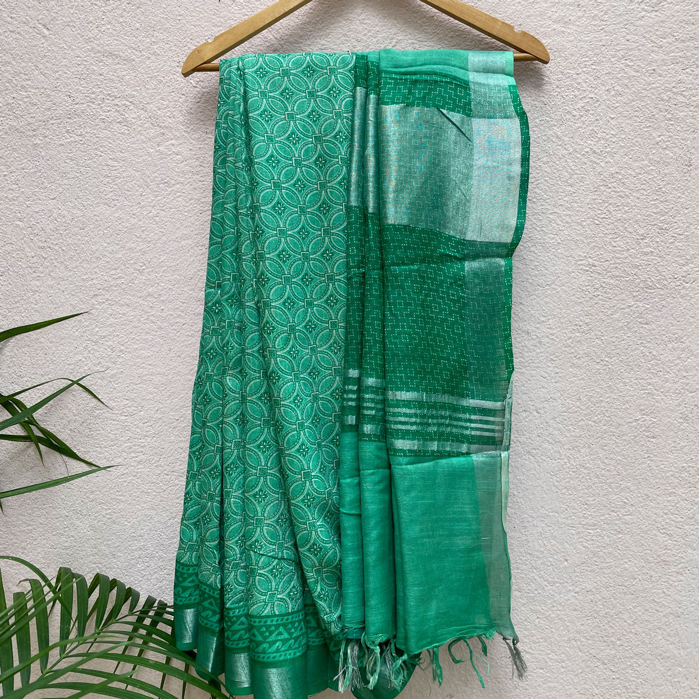 Shop Organic Linen Printed Saree I Aracdia Green The Thread Weavers