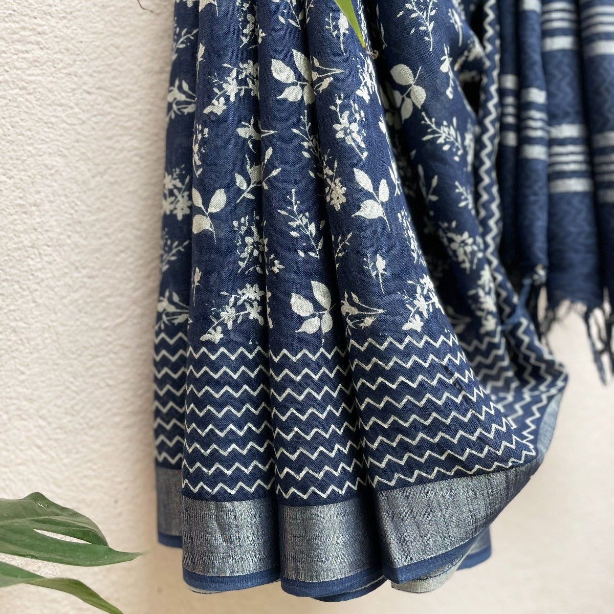 Indigo Blue Floral Print Saree_chevron